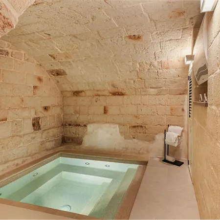 Exclusive - Con Idromassaggio Jacuzzi *